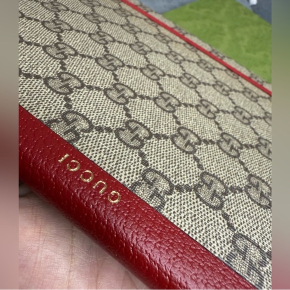 GUCCI supreme hard cover notebook - Picture 5 of 8